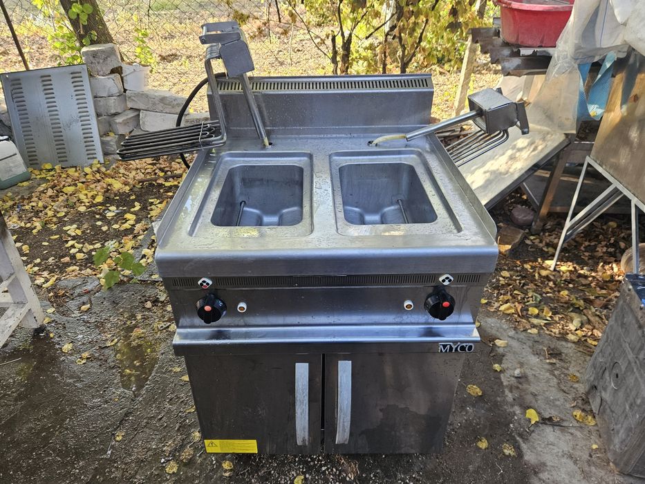 Фритюрник професионален трифазен 2х6 kw.,2x8 литра Цена 690 Евро