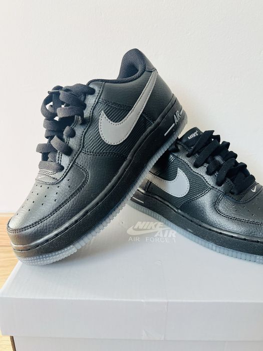 Nike Airforce 1 low Black 36.5 noi in cutie ! Originali !
