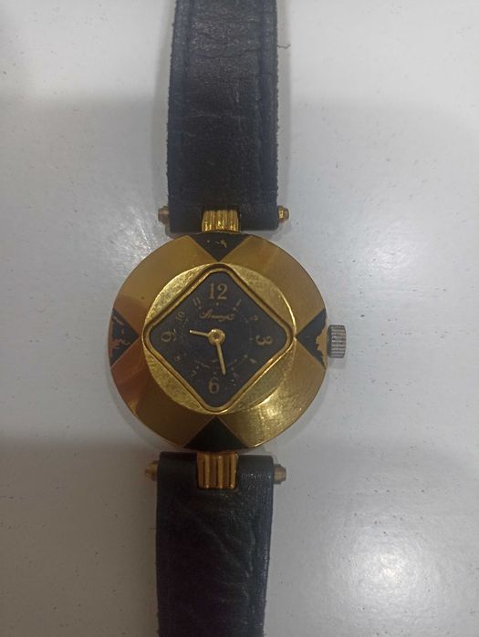 Продам часы             .