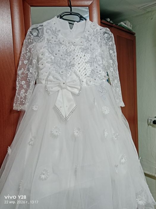 Продам белое платье