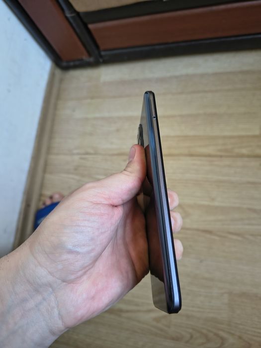 Realme 8 impecabil