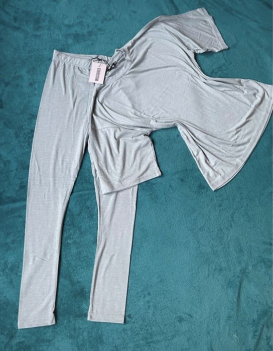 Compleu tricou si colanti