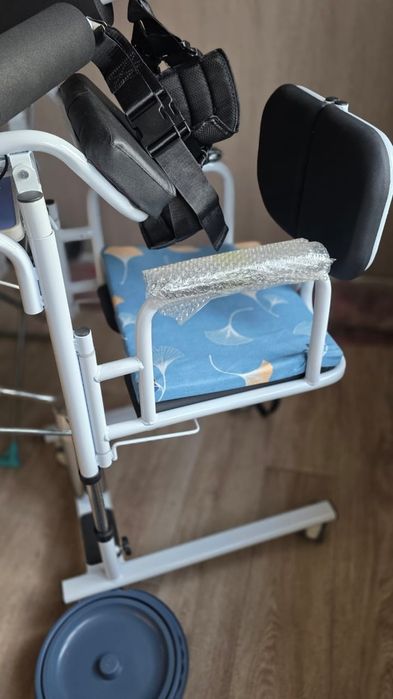 Продам кресло  приставное для инвалидов