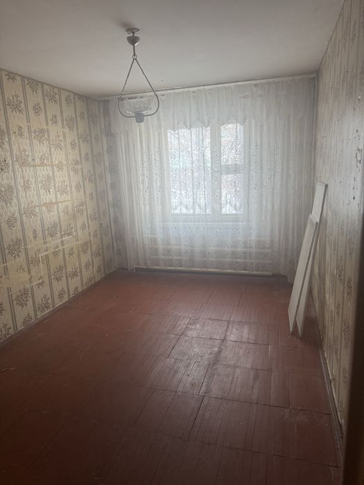 Продам трехкомнатную квартиру