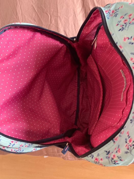 Продавам нова ученическа раница на Pepe Jeans (за момиче)