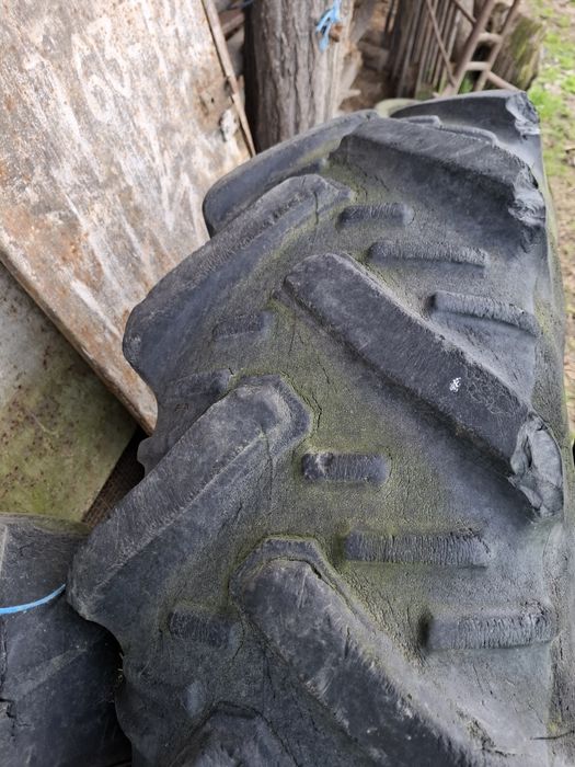 Vând cauciuc și roti pe 28