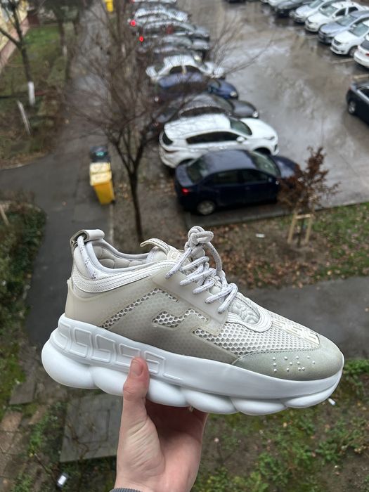 Versace chain reaction