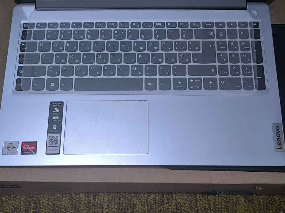 Ноутбук холати янги куп ишламаган