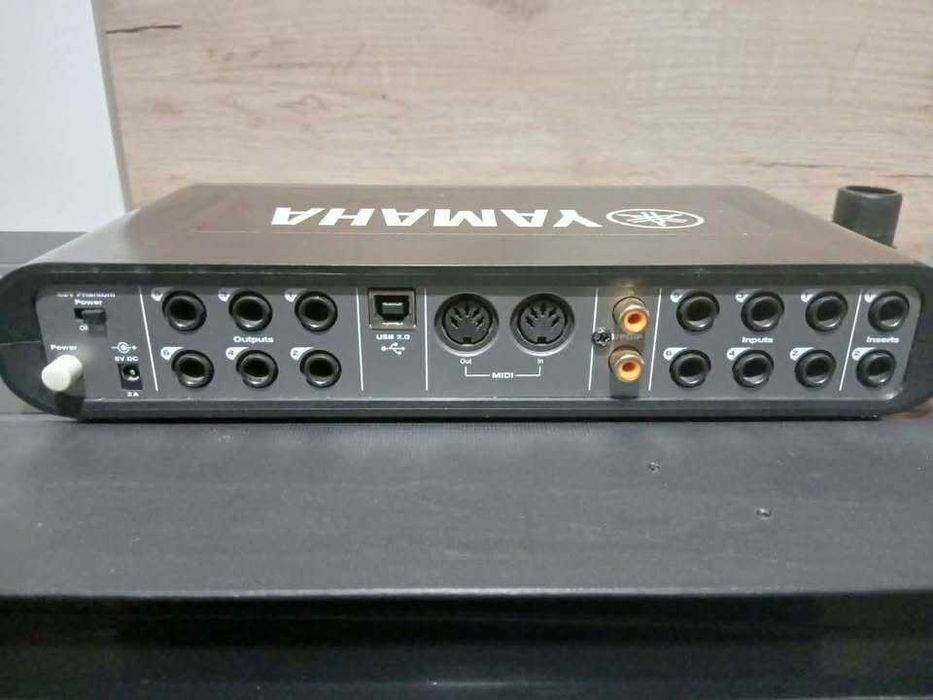 Placa de sunet M-AUDIO Fast Track ULTRA.