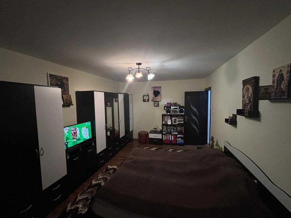 Vând apartament, 2 camere, decomandat, cartier Alfa