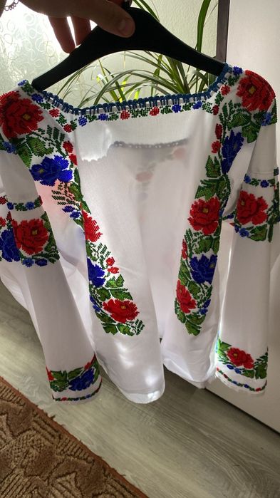 Vând cămașă tradițională