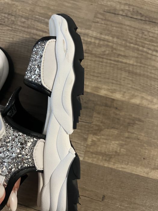 Детски сандали DKNY