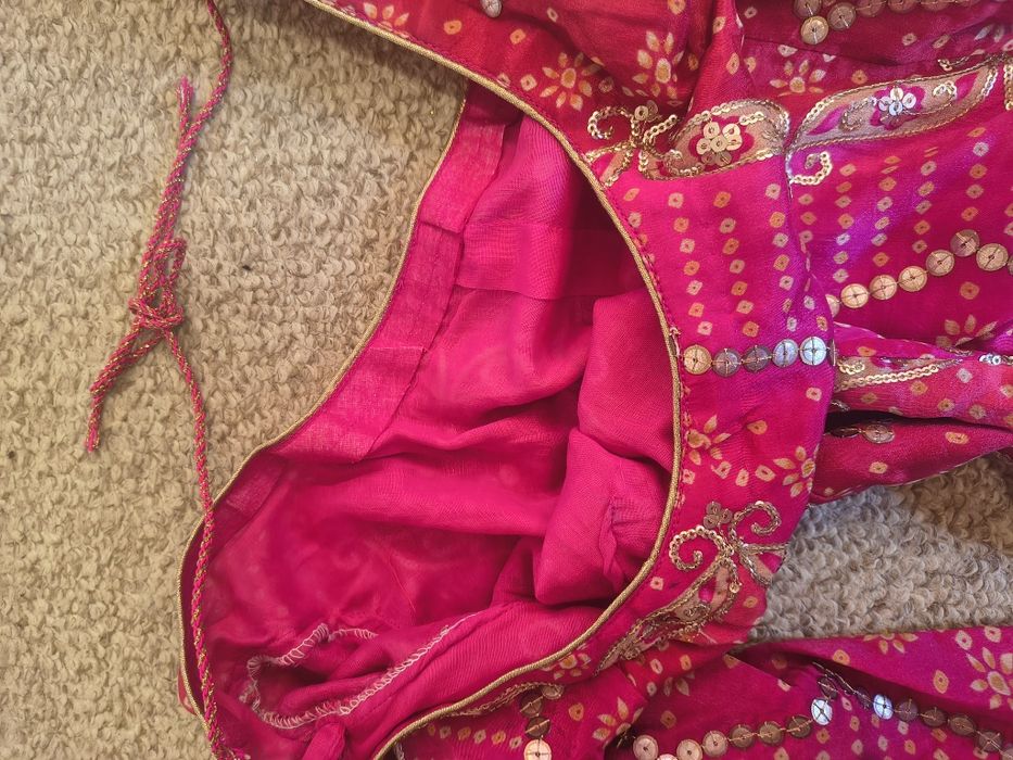 Sari indian cu paiete