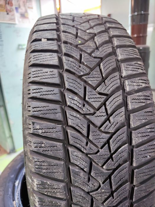 4 бр зимни 195/55/16 Dunlop
