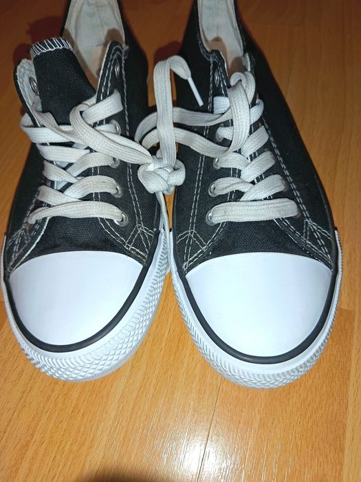 Tenesi simpli stil converse