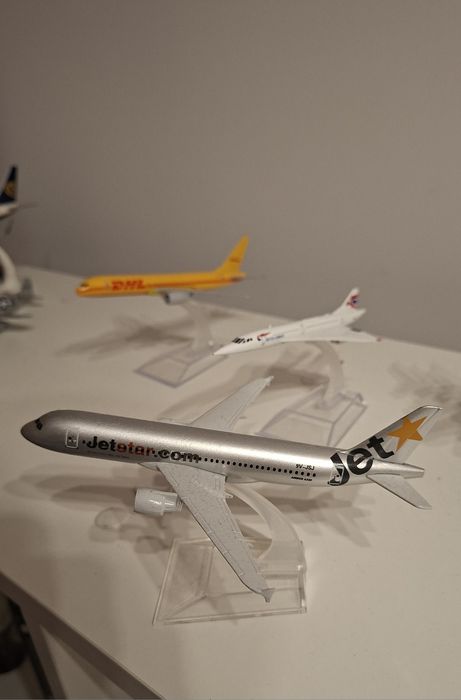 Продавам модели на самолети