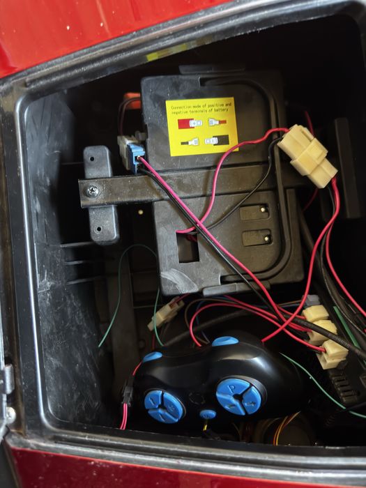 Detski 2 kishilik baggi xolati ideal yangidek