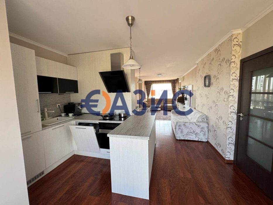 Продава се Тристаен апартамент в Свети Влас - 179 кв.м за 627 €/кв.м - Снимка #9