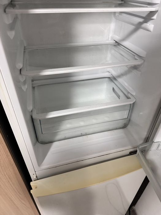 Холодильник SAMSUNG