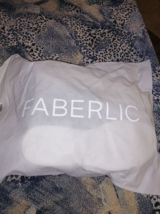 Продам кроссовки для подростка.