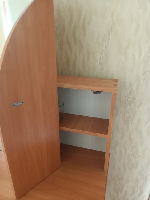 Продам трюмо для спальни