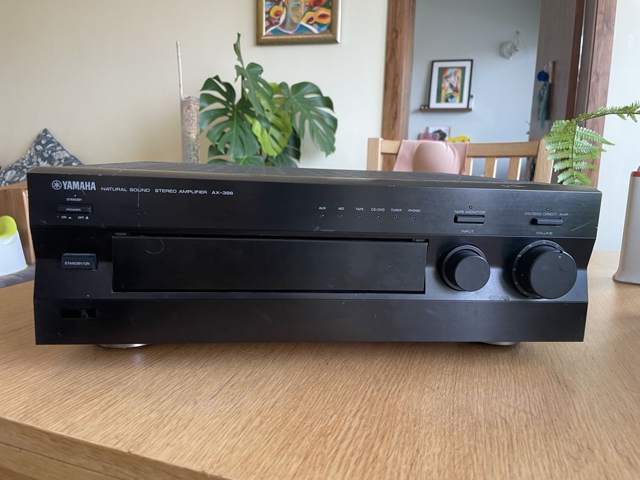 Грамофон Universum и усилвател Yamaha AX-396