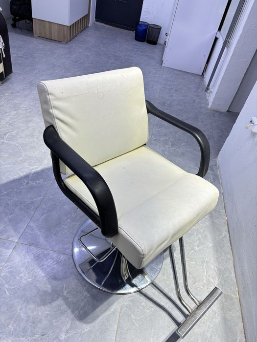 Кресло парихмакерский
