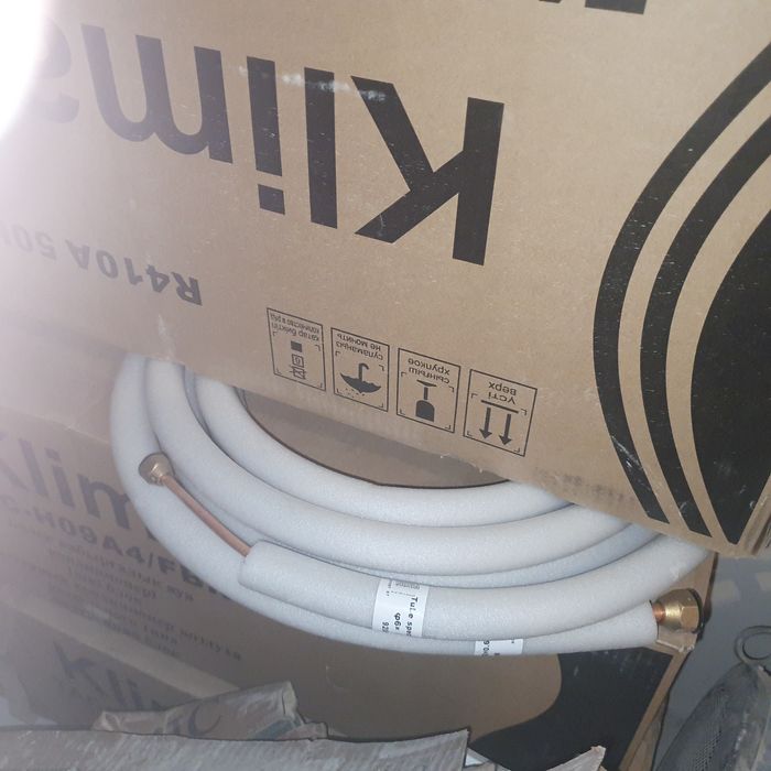 Инсталляция от кондиционера