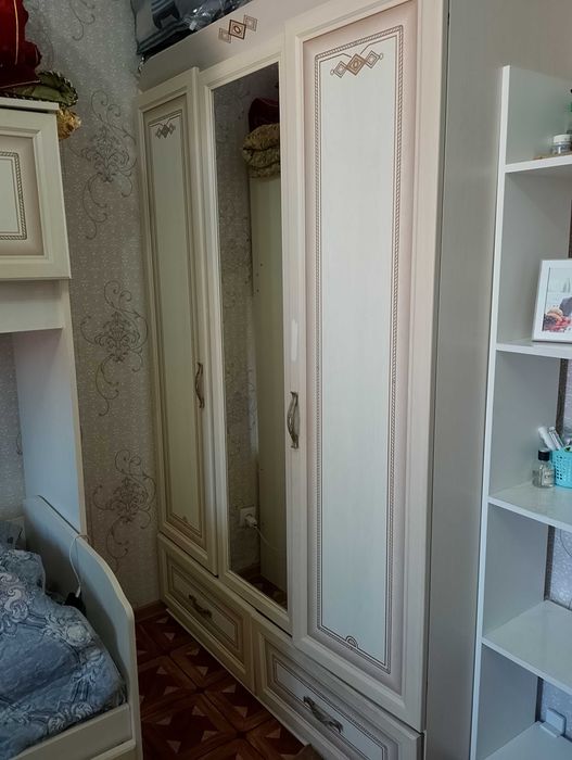 Двухяроска и шкаф