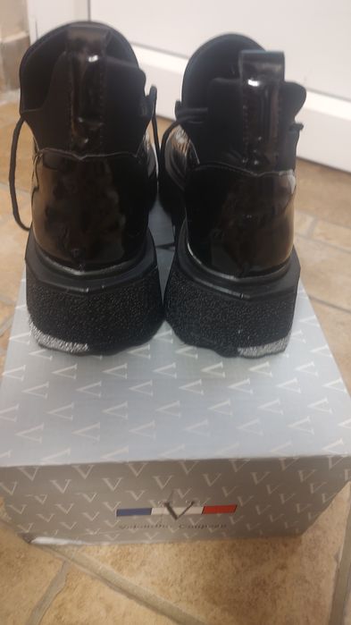 Vând ghete 36 impecabile