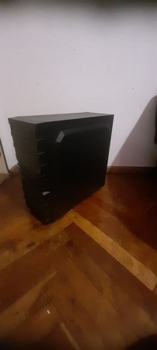 Бюджетен компютър / Части за компютър (AMD FX-4300, MSI 970 AM3+, 8GB RAM, 650W БП + Кутия)