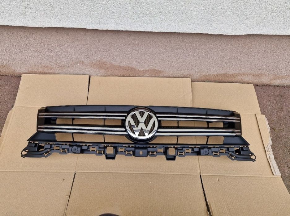 Grila centrala Vw Tiguan facelift 2011-2016 NOUA AM