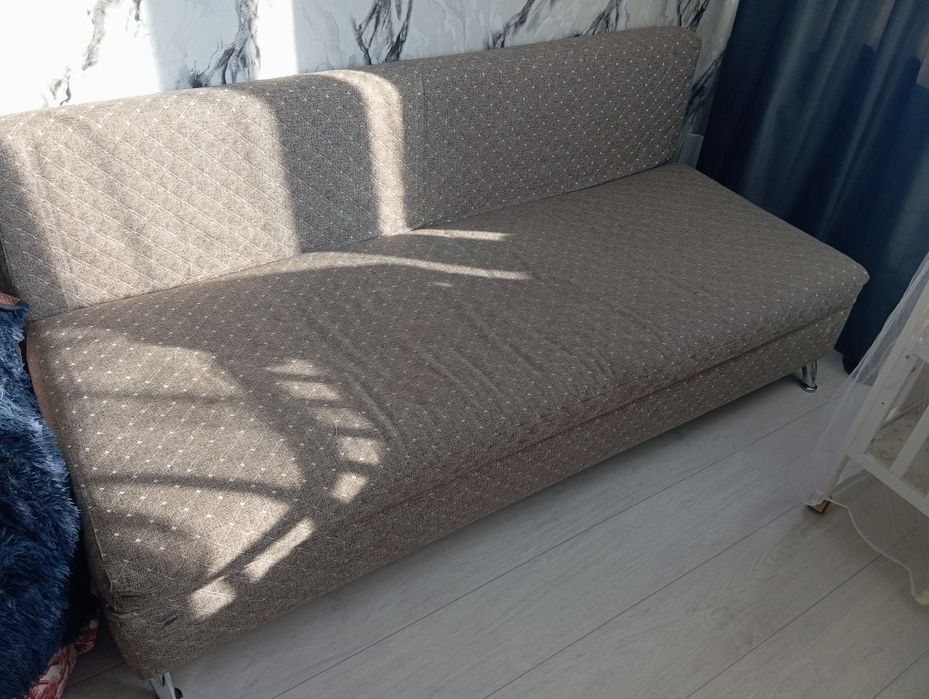 Продам 2 дивана. Срочно