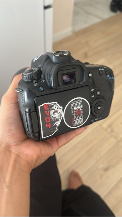 продам фотоаппарат canon 60d