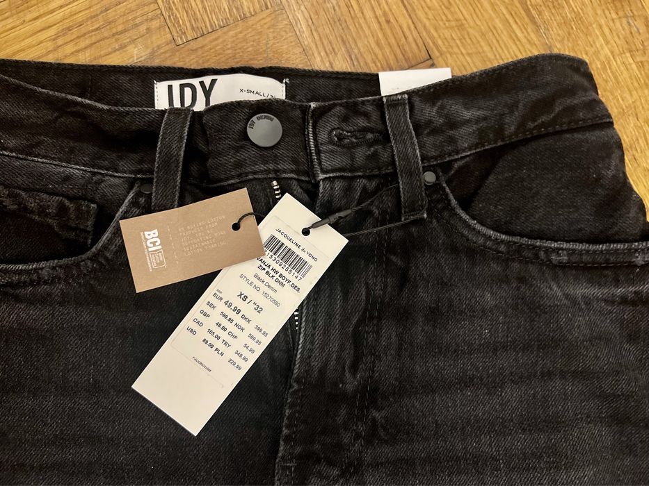 Blugi denim negri tăiați JDY (Jacqueline de Yong) mărimea XS / 34