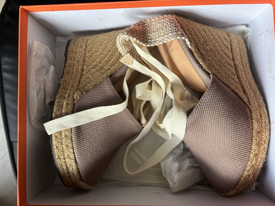 Castaner 38 EU Платформи