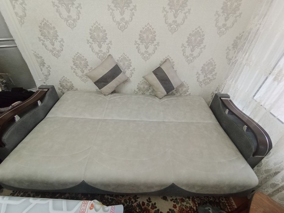 Yumshoq divan sandiq kravat boladi sotiladi