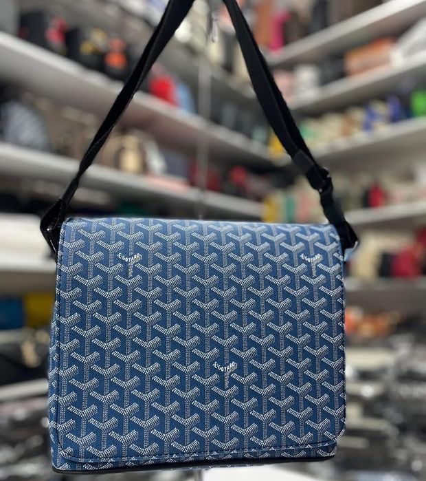 Goyard чанта разцветки