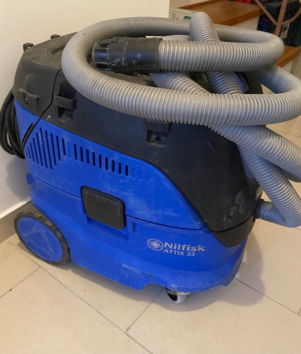 Nilfisk Attix 33 aspirator cu autocuratare