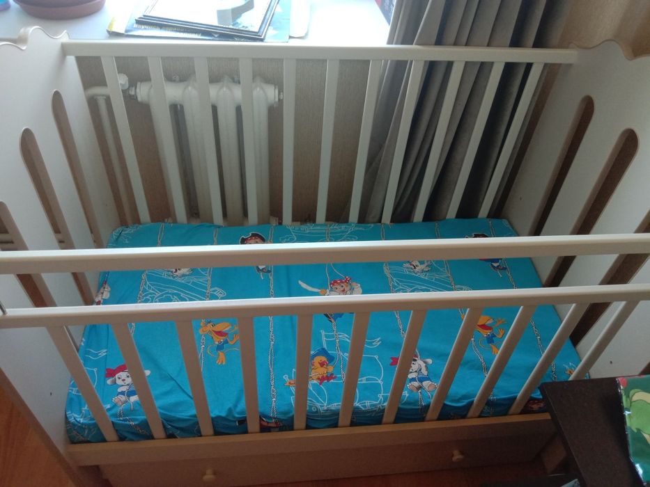 Продам детскую кроватку