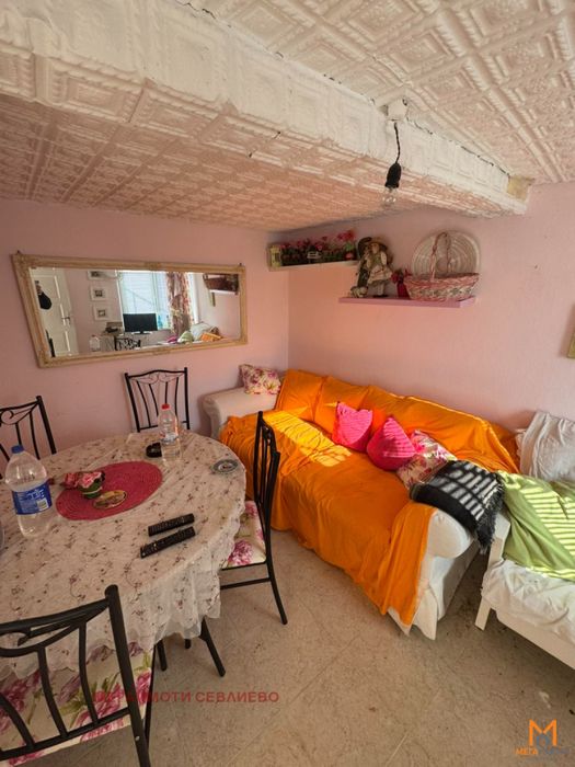 Продажба Къща гр. Севлиево - с. Градище 130m² и двор 780m²