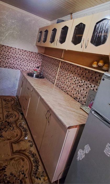 Сотилади Кухня мебель