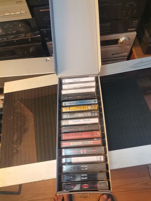 Pachet casete audio si geanta transport