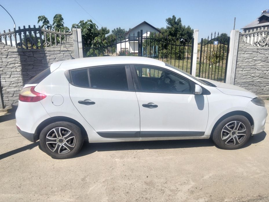 Vând Renault Megane 1.5 dci 2010 lovit
