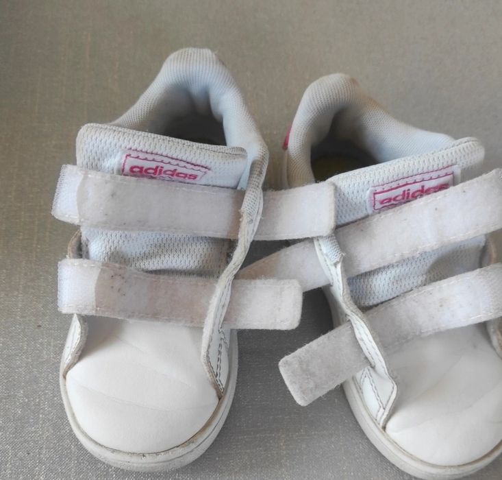 Adidasi marime 24