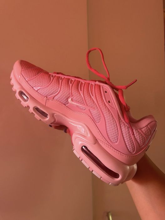Nike air max plus нови спортни обувки в розово