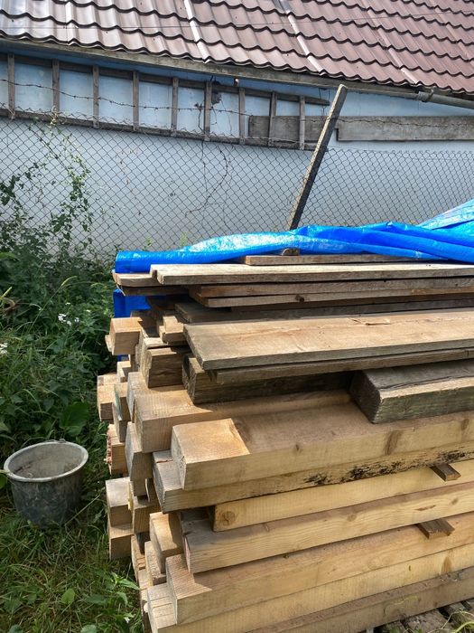 Vând lemn pentru acoperiș