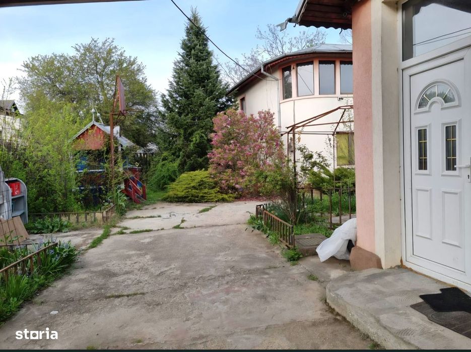 Pipera : Vila duplex cu 596mp teren !