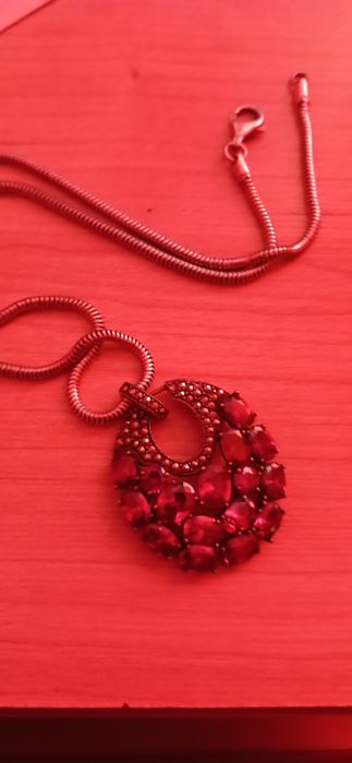 Продам кулон серебро, гранат .