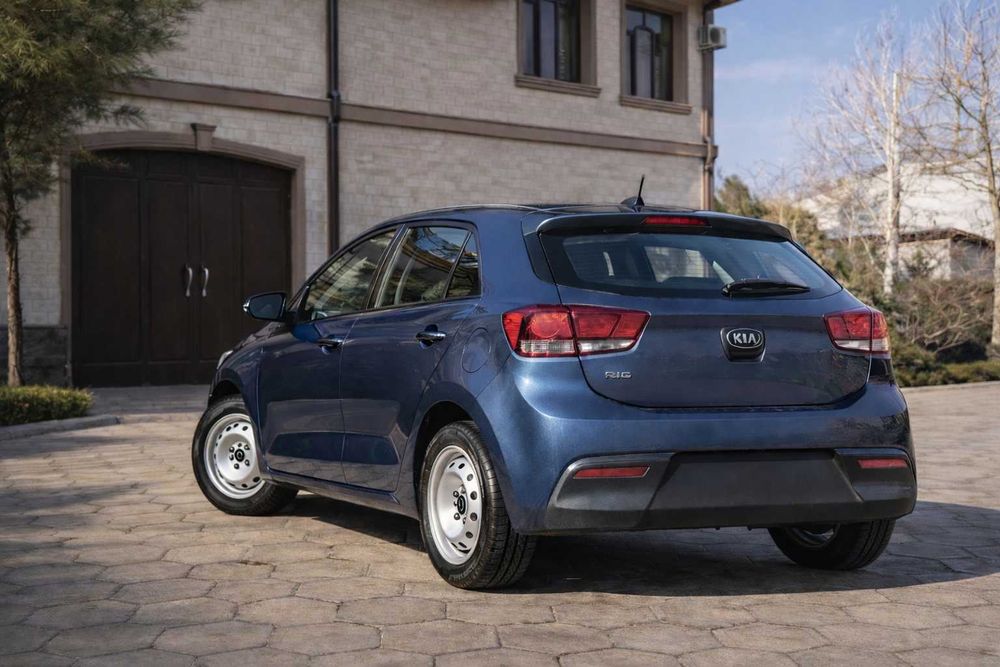Продается Kia Rio 2018г (62,741 пробег) Цвет Синий Дымчатый